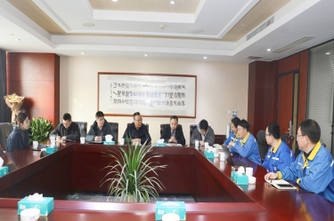 平湖市副市长管立松一行莅临9999js金沙老品牌纸业慰问高端人才